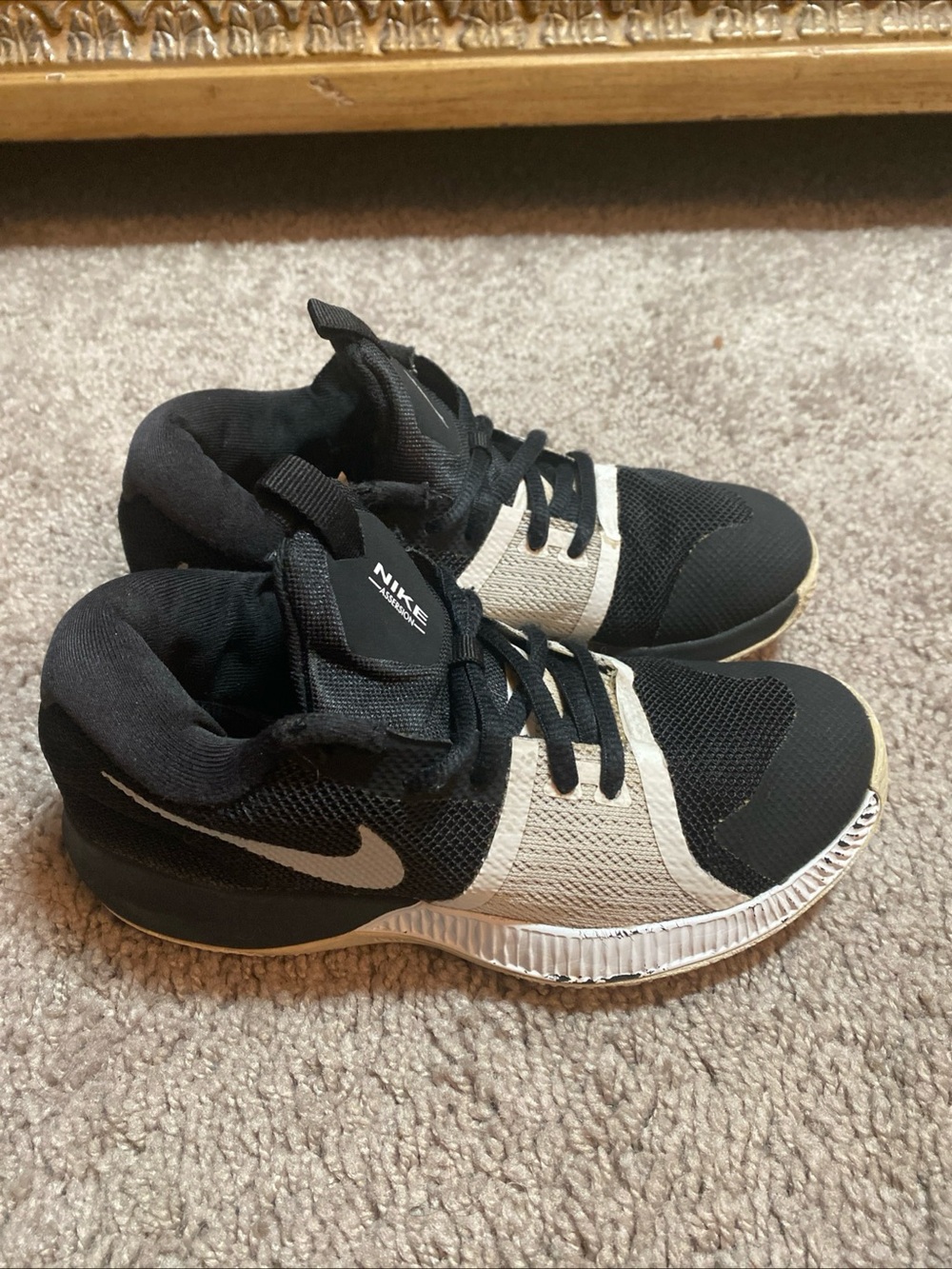 Nike Assersion Kids Black and White Lace-Up Running Sneakers 13C
